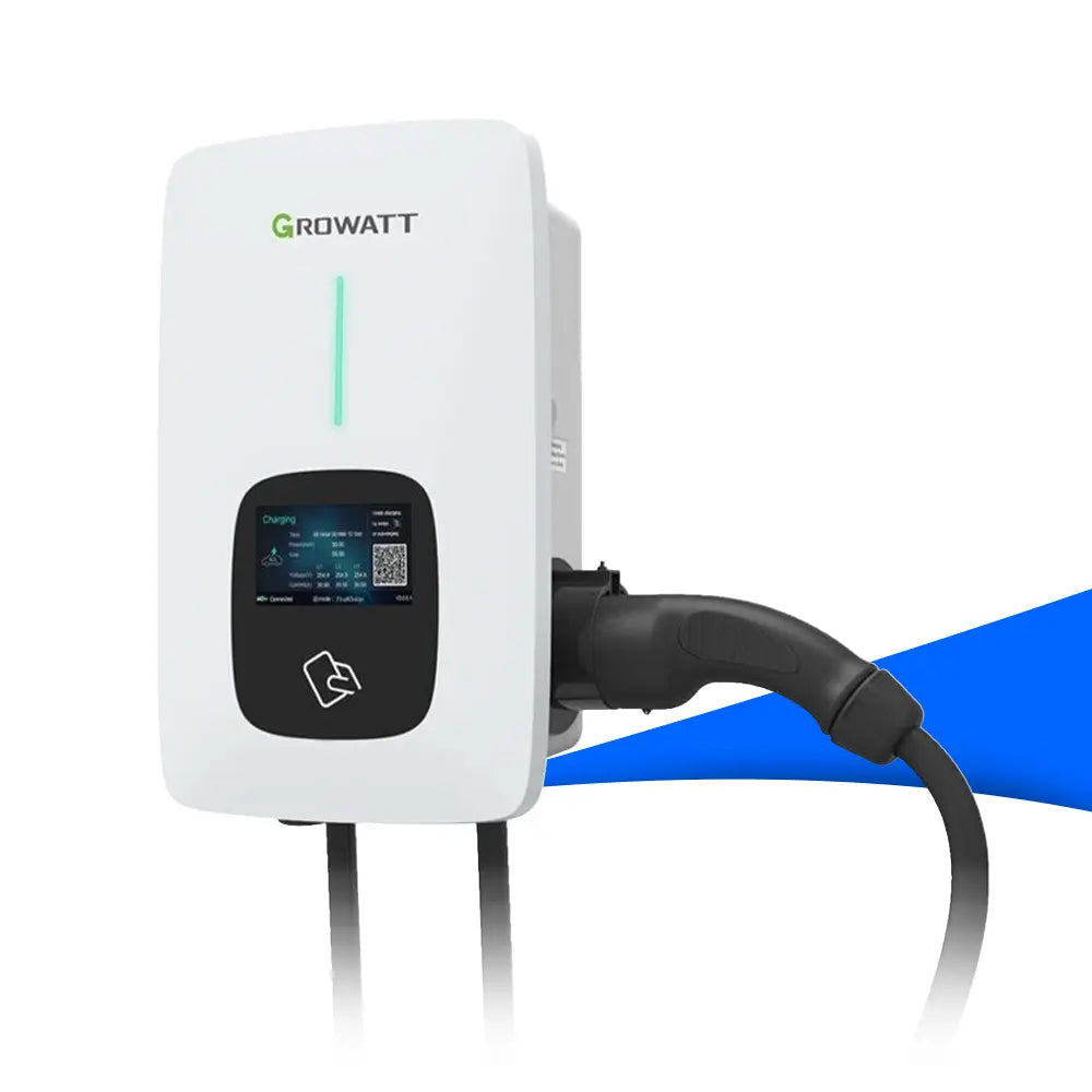 Weiße Wallbox der Marke Growatt mit integriertem Typ-2-Ladekabel, Display und RFID-Symbol – geeignet zum Laden von Elektrofahrzeugen, ideal für den Einsatz mit Photovoltaikanlagen.