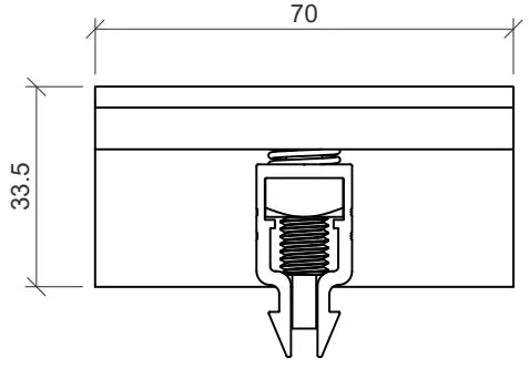 Technische Zeichnung einer Endklemme für das Klick-Montagesystem, schwarz eloxiert. Die Klemme ist 70 mm breit und 33,5 mm hoch. In der Mitte befindet sich eine Schraube mit Federring zur Fixierung, die in einem Führungsprofil mit integriertem Klickmechanismus endet. Die Klemme wird typischerweise zur seitlichen Befestigung von Solarmodulen auf Montageschienen eingesetzt und bietet durch den Klickverschluss eine schnelle Montage ohne zusätzliches Werkzeug.