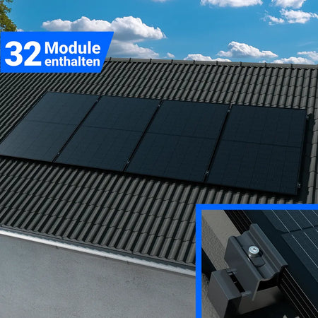 Photovoltaikanlage mit 32 Solarmodulen für Schrägdach, schwarze Module mit stabiler Dachhalterung zur sicheren Installation und nachhaltigen Stromerzeugung.